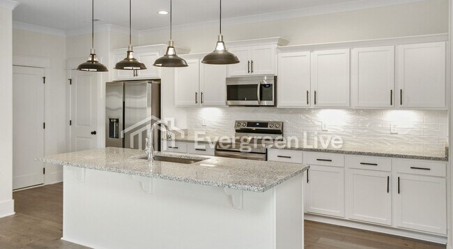 Building Photo - 238 Greenwood Dr