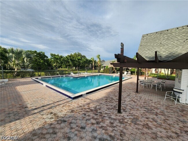 Building Photo - 12963 Cherrydale Ct