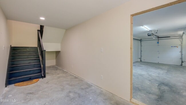 Building Photo - 246 Woods Hollow Rd