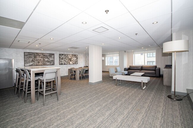 Building Photo - 10 Museum Way