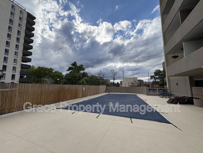 Building Photo - 888 Logan St