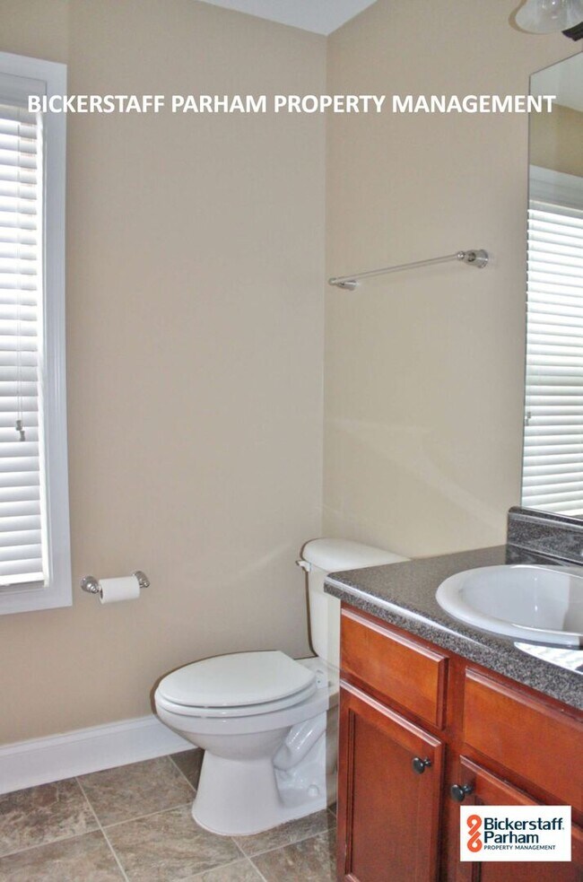 Building Photo - Welcome to Ft. Mitchell!! The Perfect Fami...