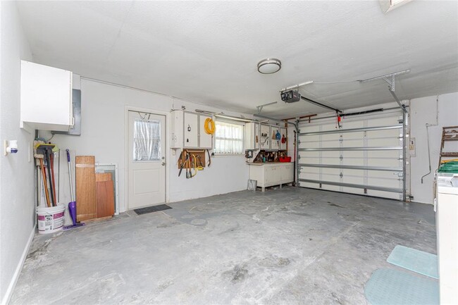 Building Photo - 1720 Florence Ave