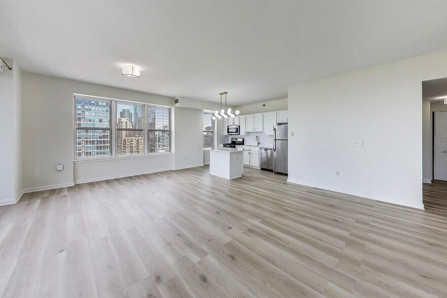 Building Photo - 5 E 14th Pl