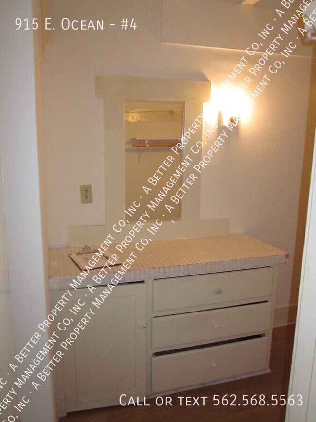 Building Photo - 915 E. Ocean-#4