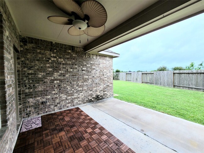 Building Photo - 7506 Amber Village Cir