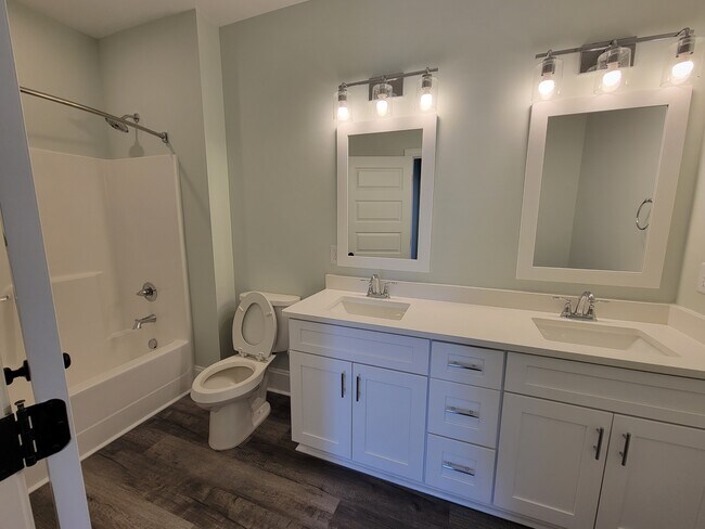 Building Photo - 3905 Harkers Way