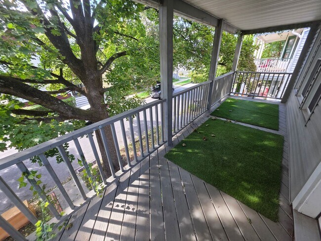 Building Photo - 35 Manitou Ave