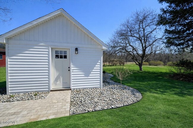 Building Photo - 675 Mac Elroy Rd