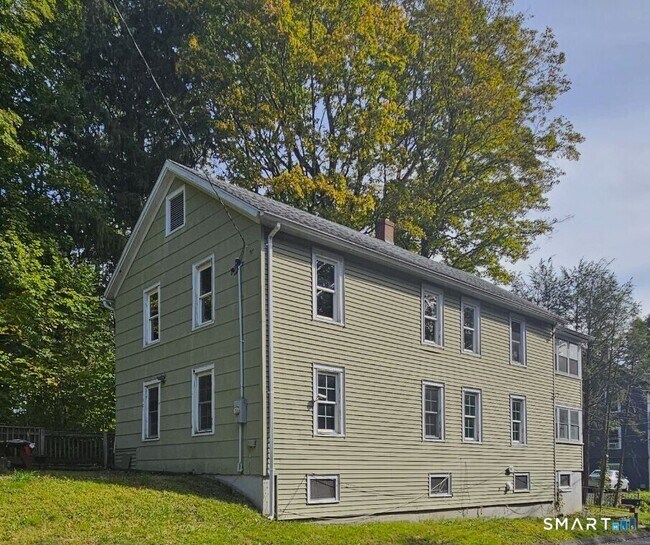Building Photo - 10 Benedict St