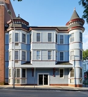 Building Photo - 18 Banks St