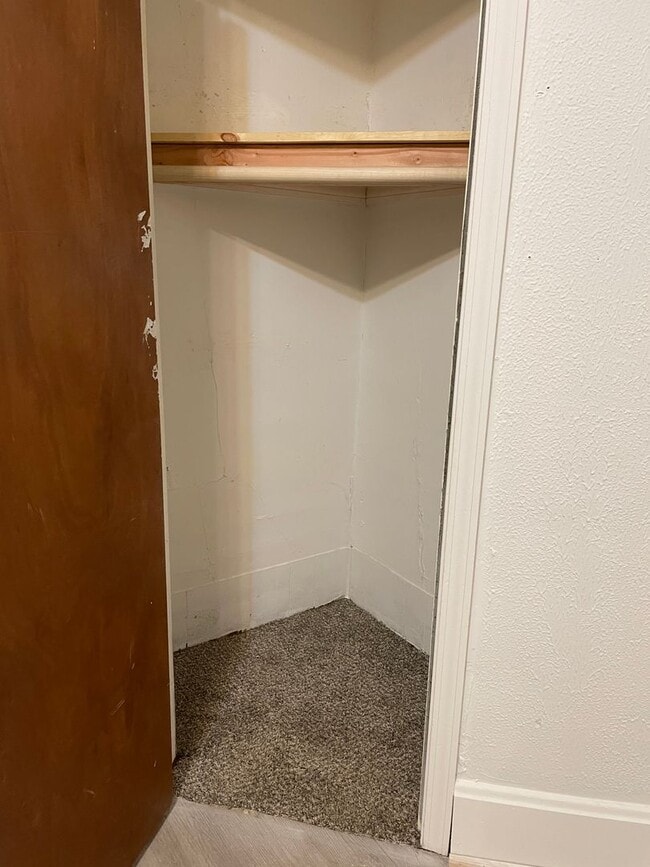 Building Photo - 3 bedroom 2 Bath $875