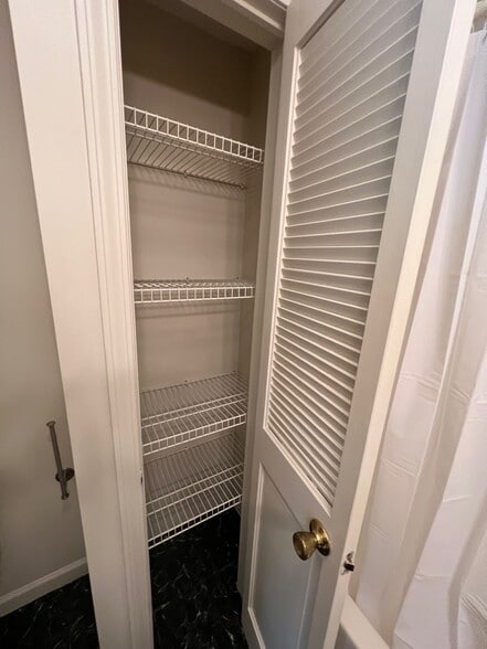 Building Photo - 115 Main St