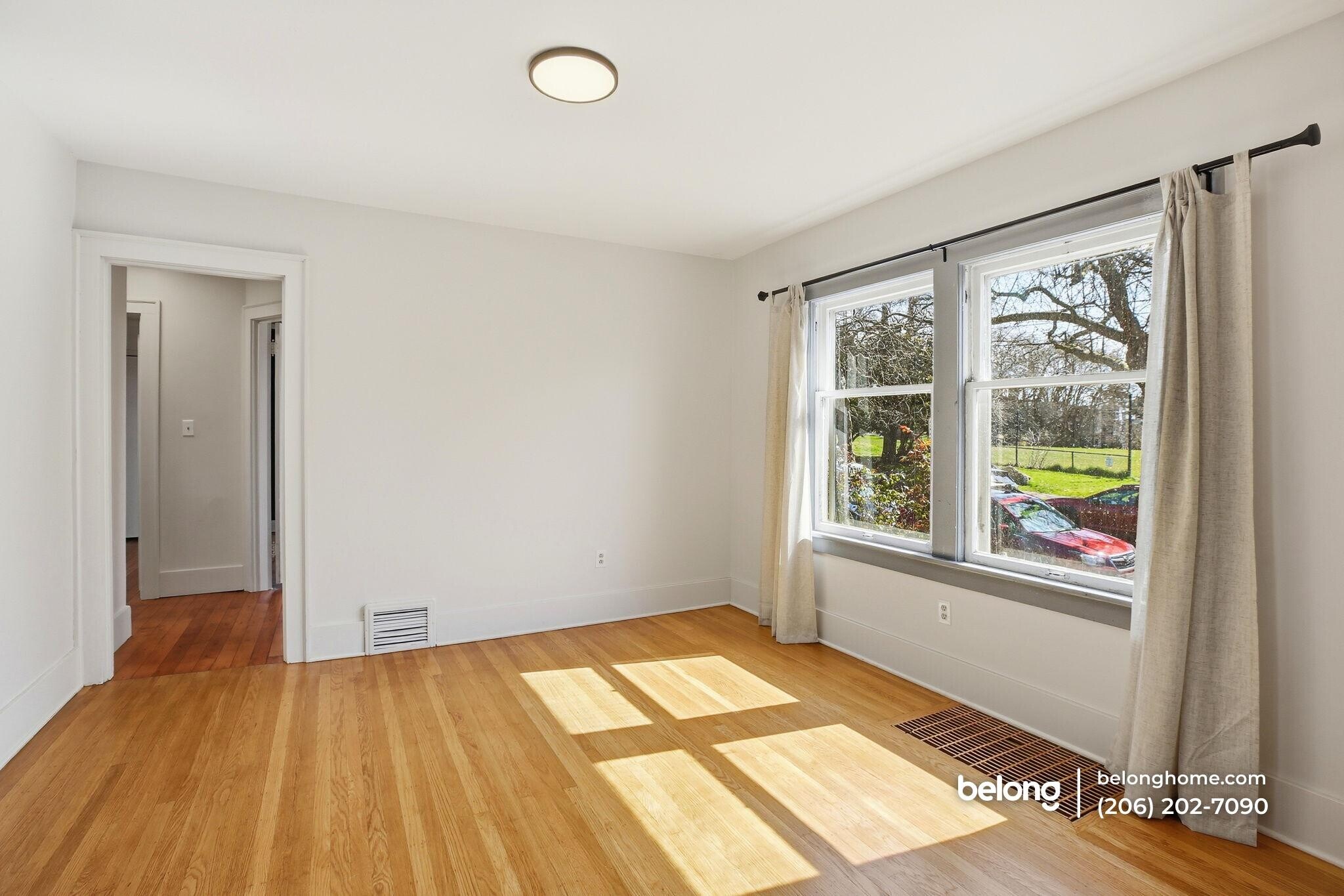 Building Photo - 4302 Woodlawn Ave N