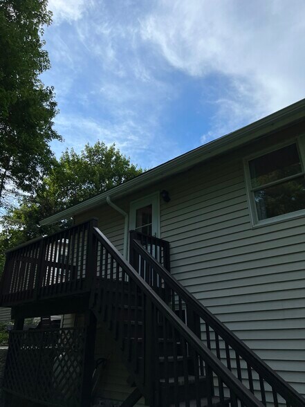 Building Photo - 190 Allview Ave