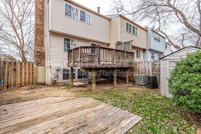 Building Photo - 5328 Larochelle Ct