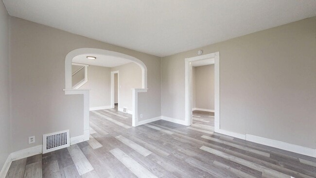 Building Photo - Lorain 2 Bedroom Single Family Home