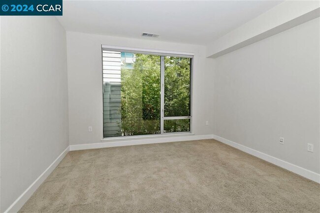 Building Photo - 555 Ygnacio Valley Rd