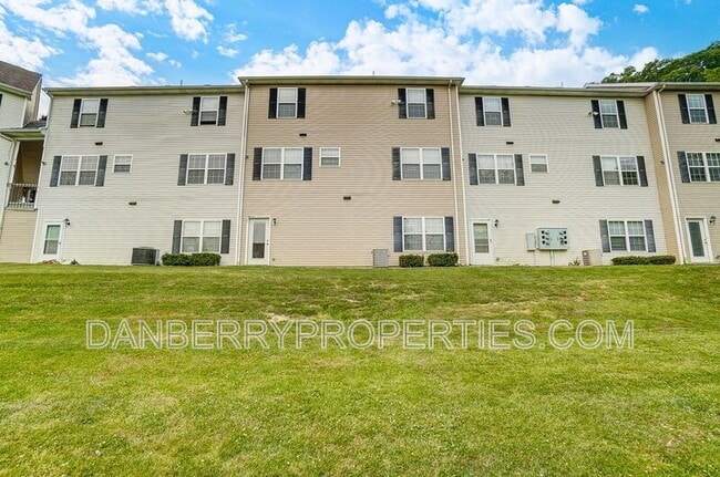 Building Photo - 1105 N Byrne Rd