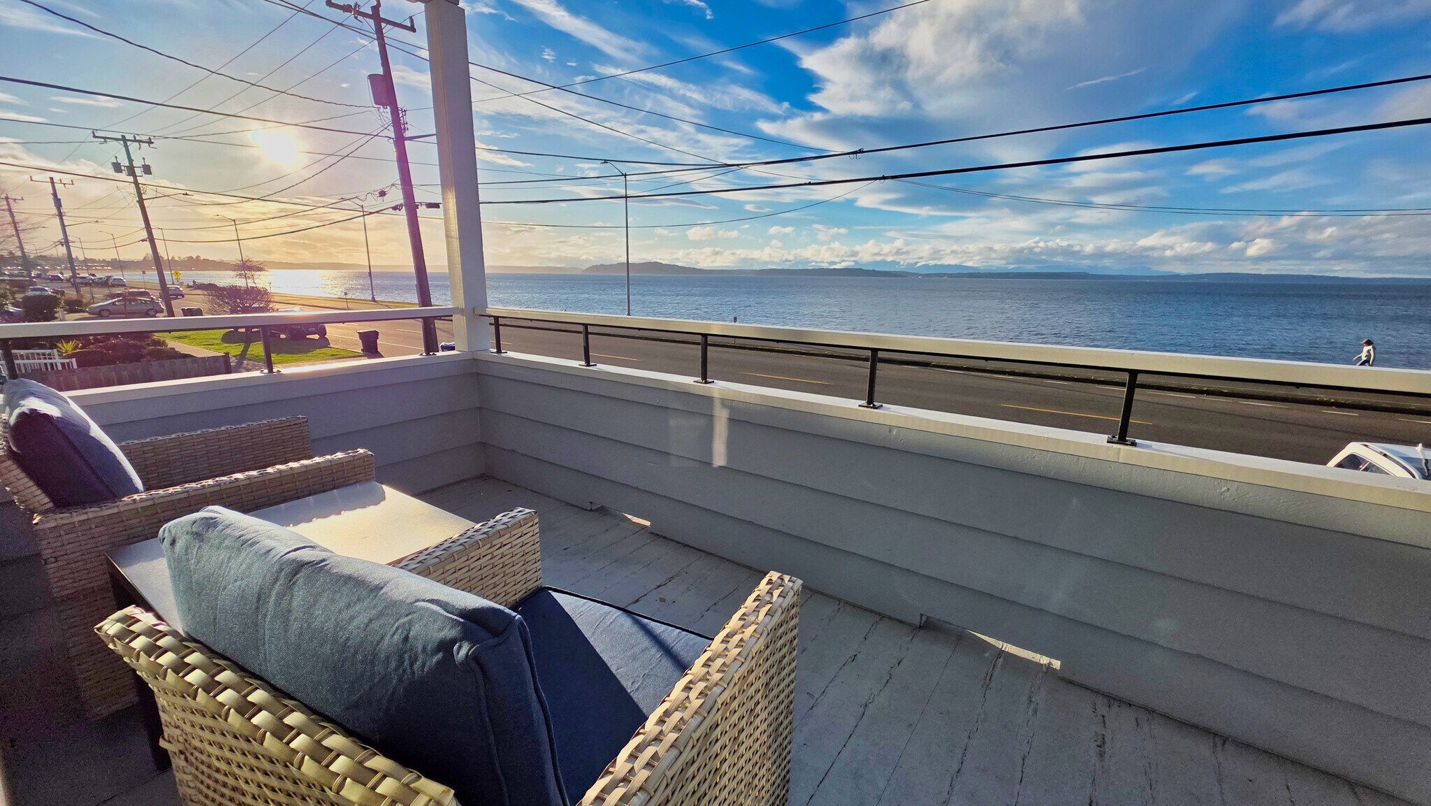 Building Photo - 1588 Alki Ave SW