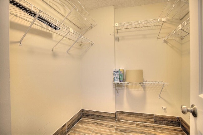 Building Photo - 840 Ocean Dr