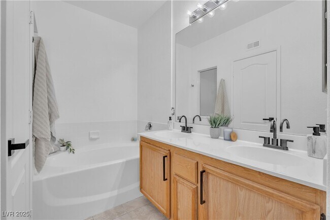 Building Photo - 7709 Himalayas Ave