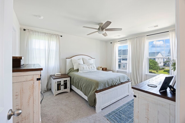 Building Photo - 210 Winding River Dr