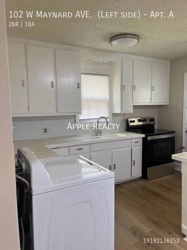 Building Photo - 102 W Maynard Ave