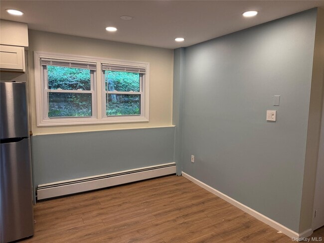 Building Photo - 44 S Rockland Ave