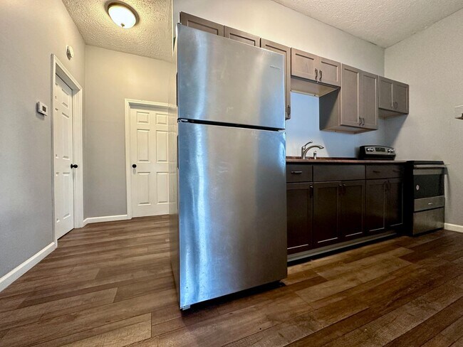 Building Photo - Live Where Charm Meets Convenience – 2BR in Farrington’s Grove