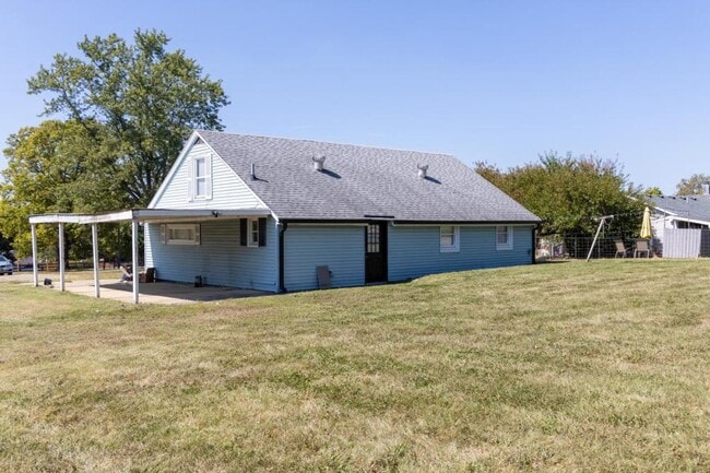 Building Photo - 810 Woodbine Rd