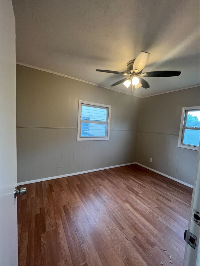 Building Photo - 1076 S Ashburton Rd