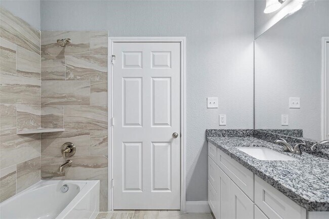 Building Photo - 17403 Harmony Hill Dr