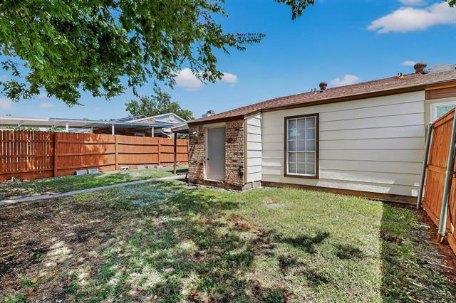 Building Photo - 1425 Brazos Dr