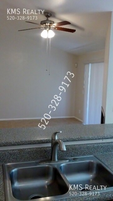 Building Photo - 5654 S Wood Crest Dr