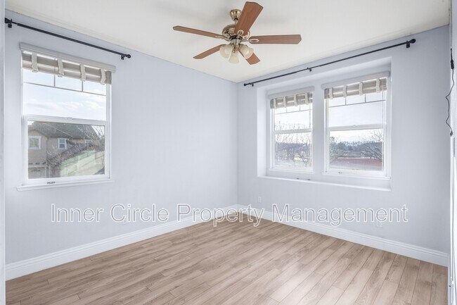 Building Photo - 812 Shasta Daisy Dr