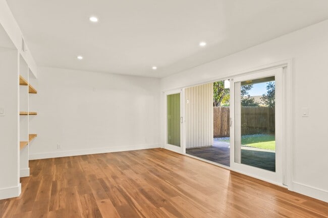 Building Photo - Freshly Remodeled Home Near Lake Murray & Mission Trails