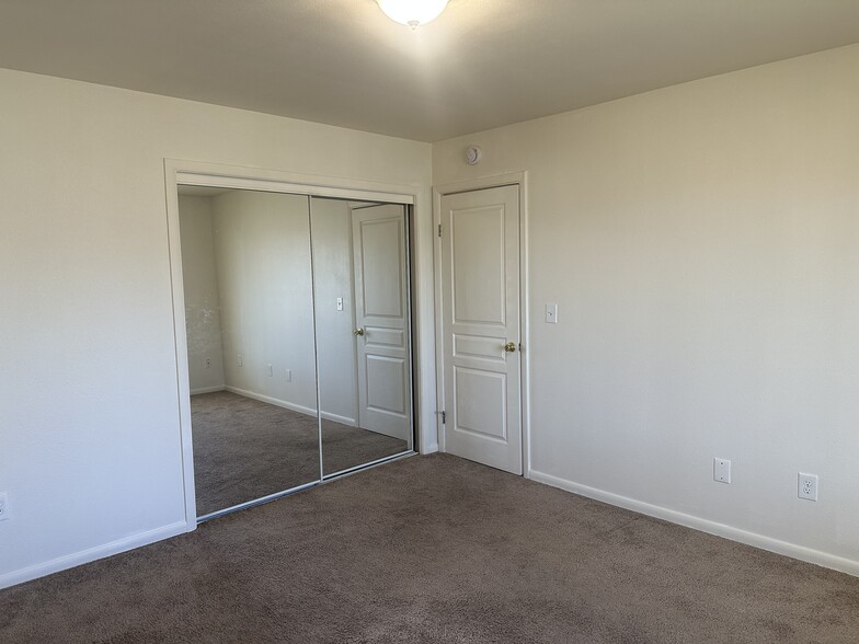 Building Photo - 7891 York St