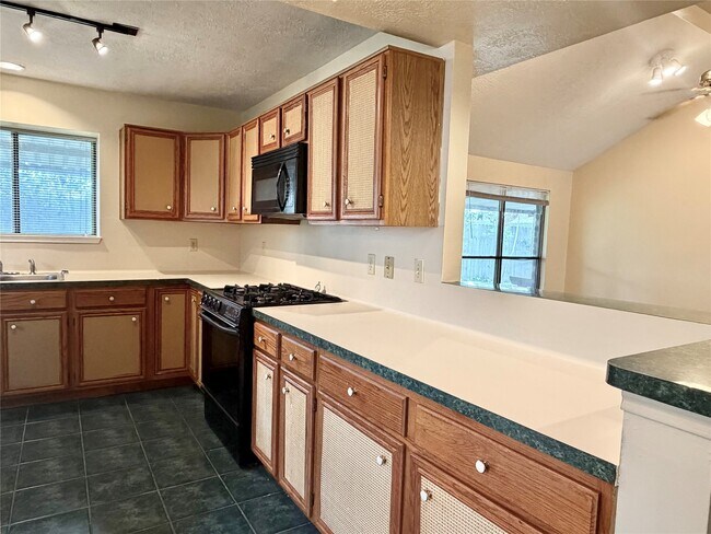 Building Photo - 17407 Chamberlain Dr