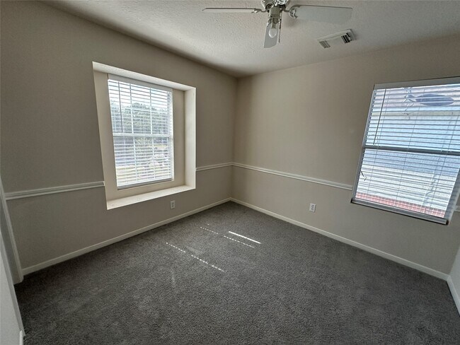 Building Photo - 19514 Brook Village Rd