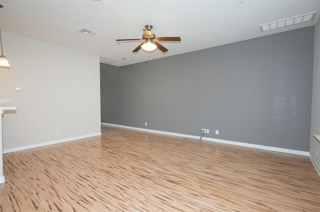 Building Photo - 1620 Bryant Dr