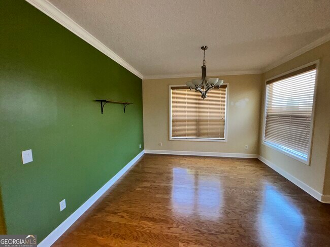 Building Photo - 102 Miller Dr