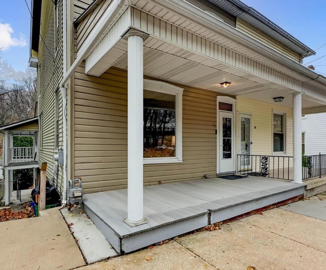 Building Photo - Bright 2 Bedroom, 1 Bath Home in Windsor, Pa!