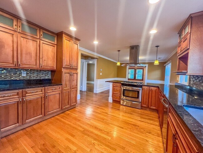 Building Photo - 267 Beech St