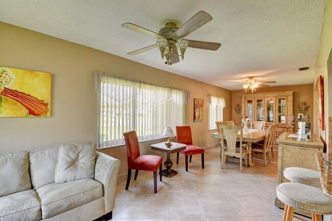 Building Photo - 14425 Amapola Way