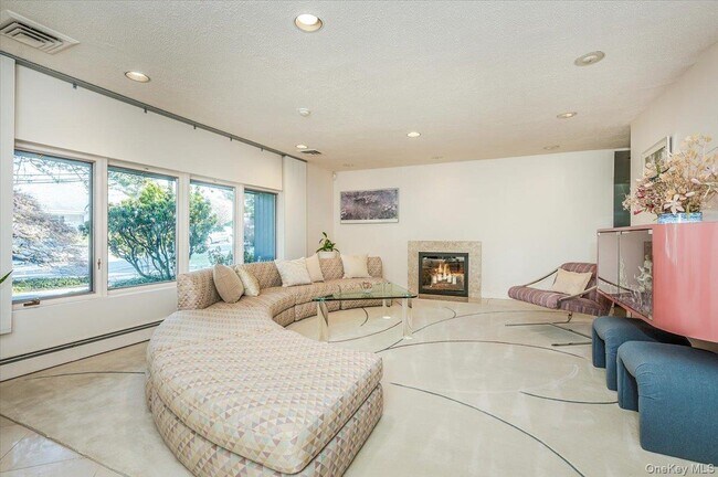 Building Photo - 20 Whitman Rd