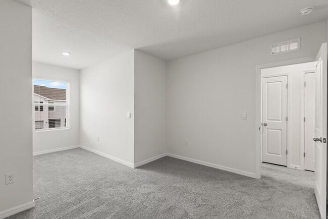 Building Photo - LIKE NEW Townhome For Rent in Mangrove Point!