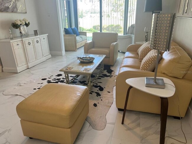 Building Photo - 5279 Willow Links