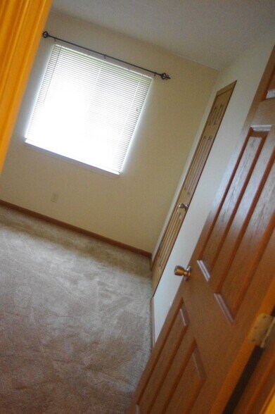 Building Photo - 17 Woodland Oaks Dr