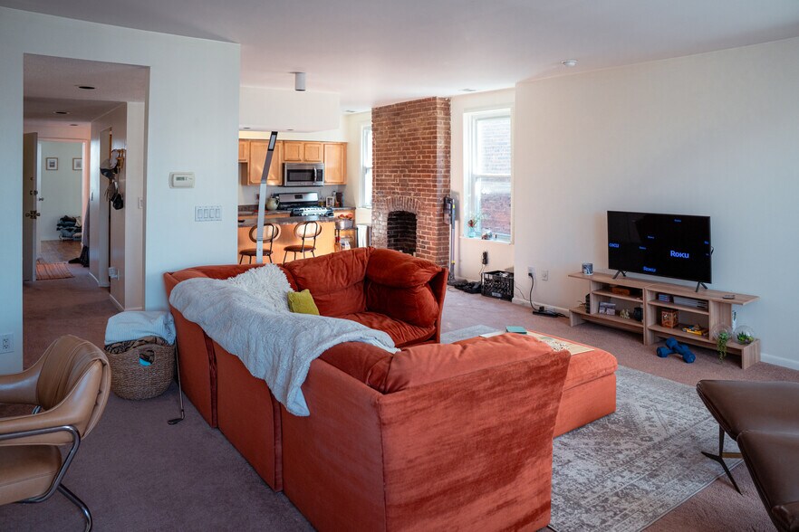 Building Photo - 625 S Negley Ave